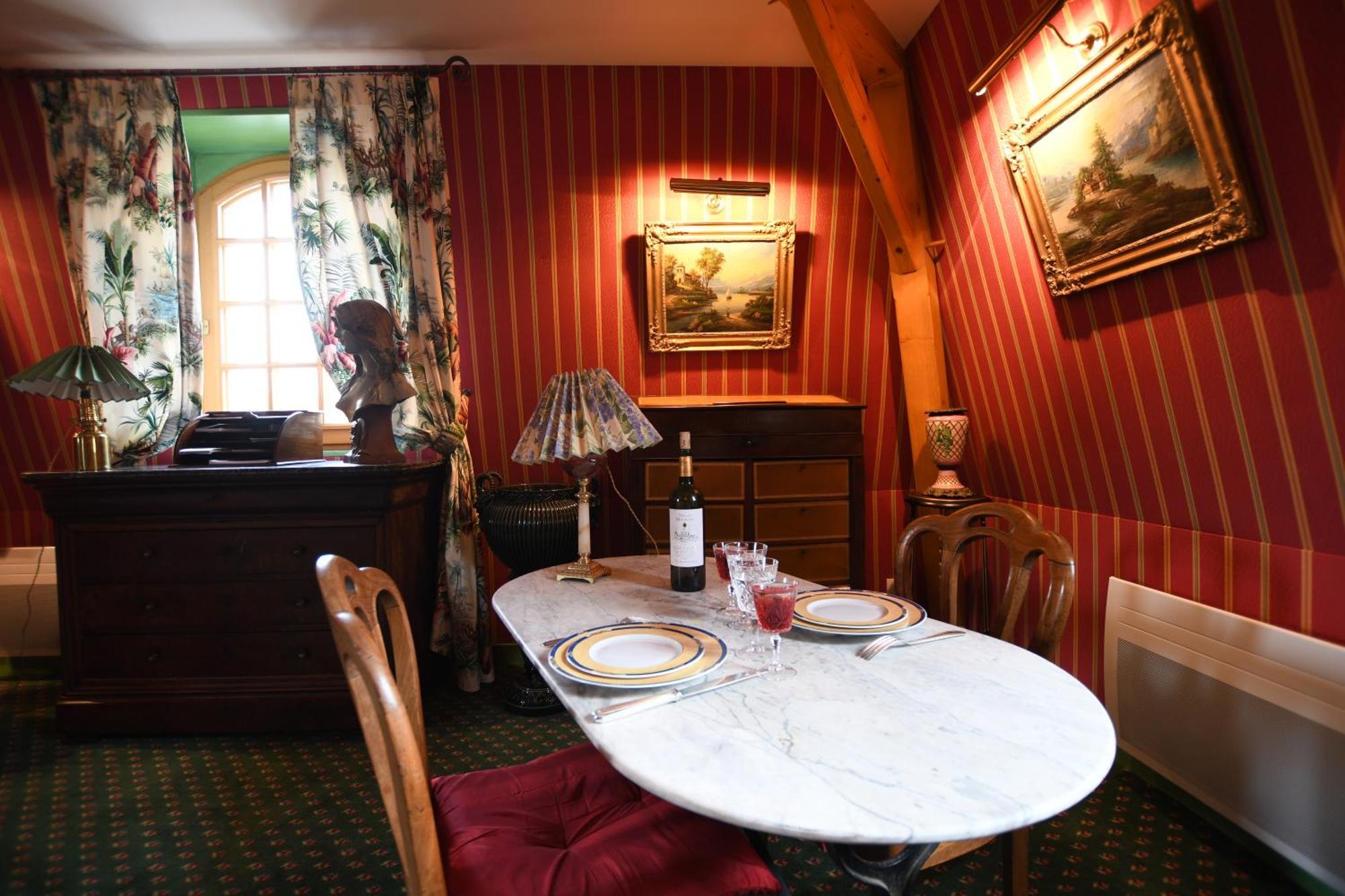 Le Val Clos, Appartement Dans Une Maison De Maitre 19E Tanlay Extérieur photo